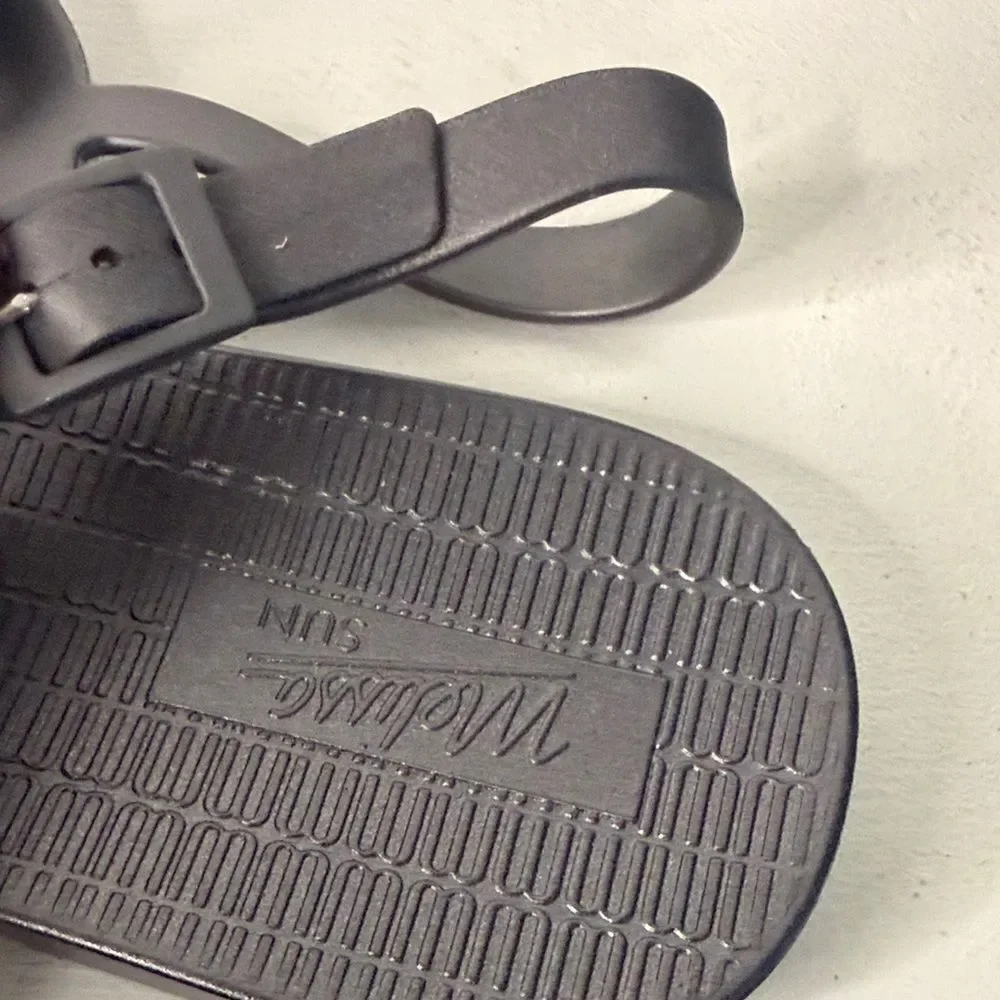 NEW- Melissa womens grey jelly Sandals- size 7